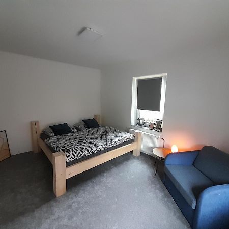 Apartman Devade Se Dvema Loznicemi A Wifi Pripojenim Trutnov Bagian luar foto