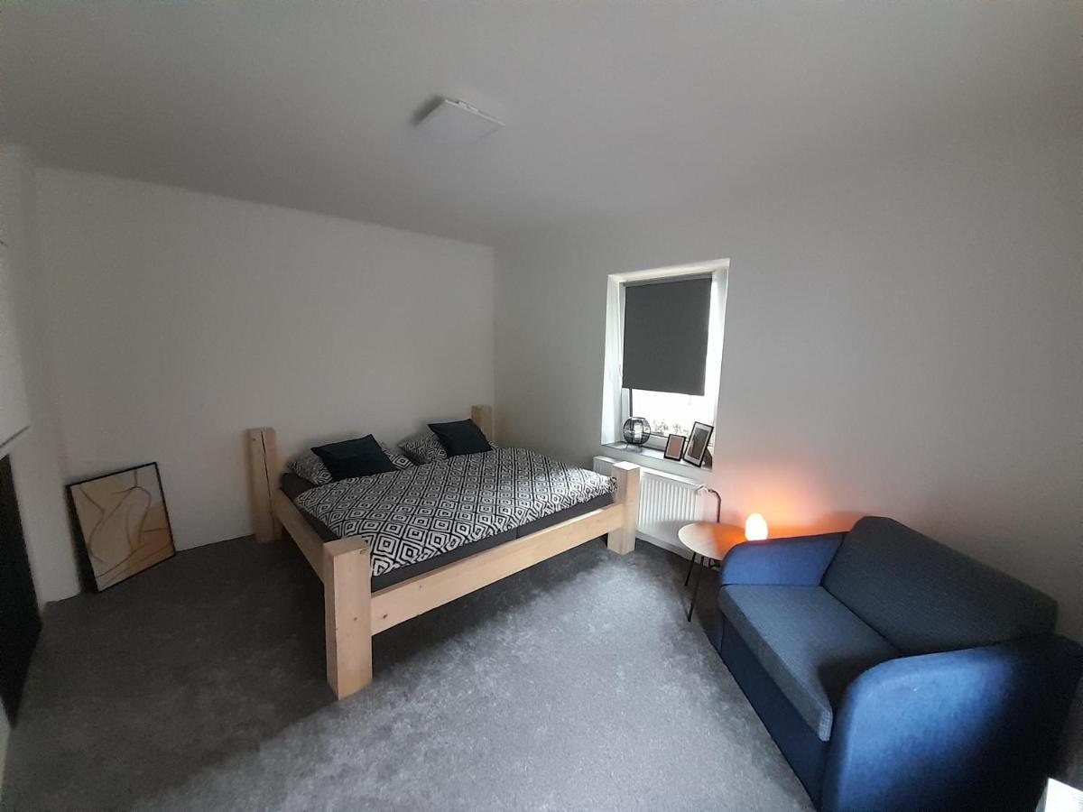 Apartman Devade Se Dvema Loznicemi A Wifi Pripojenim Trutnov Bagian luar foto